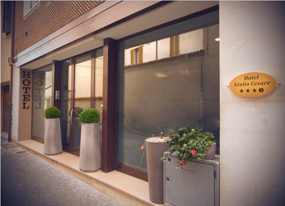 Hotel Giulio Cesare Ρίμινι Εξωτερικό φωτογραφία